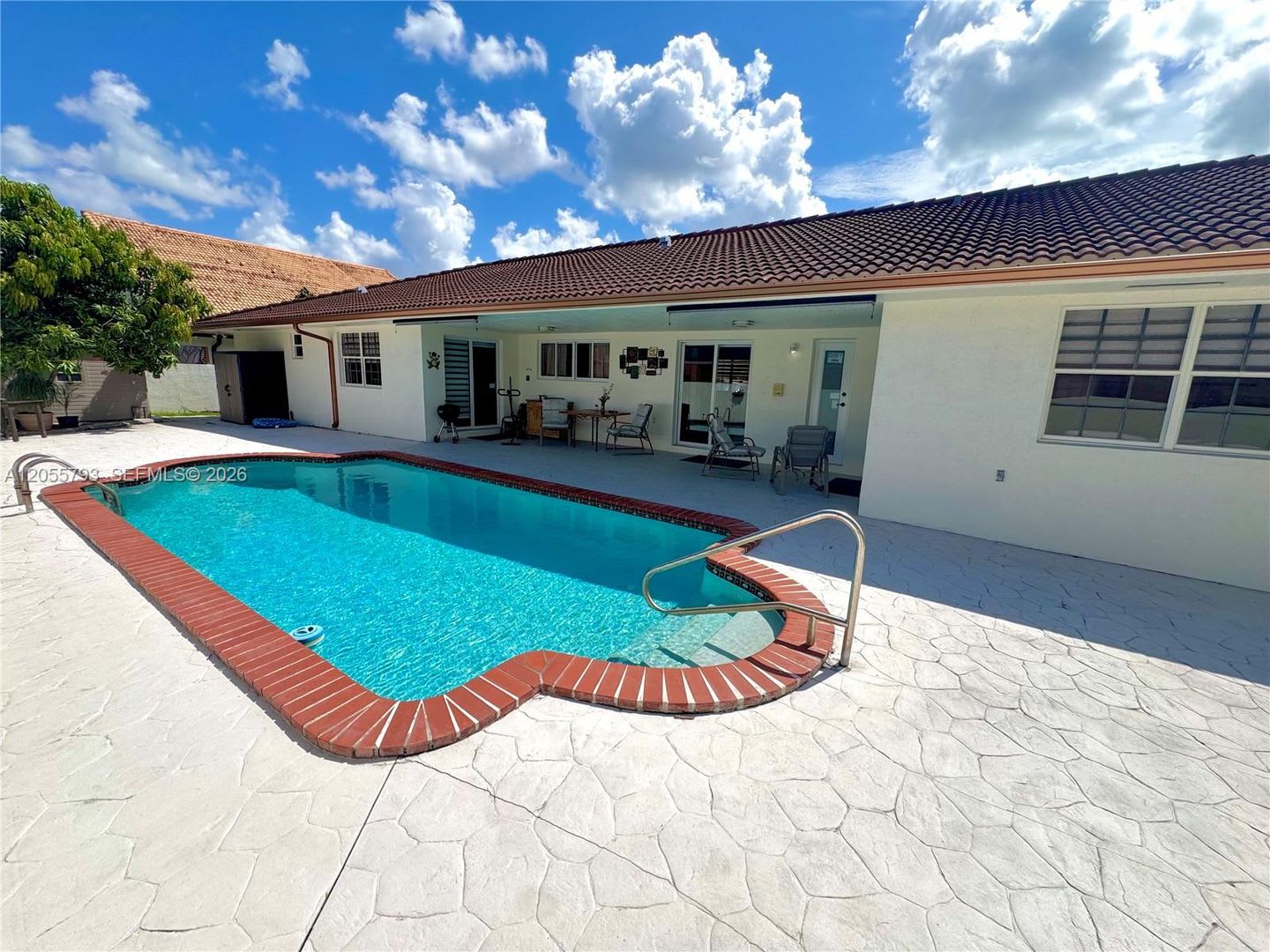 18701 Wentworth Drive Hialeah Fl 33015 2917 – photo 1