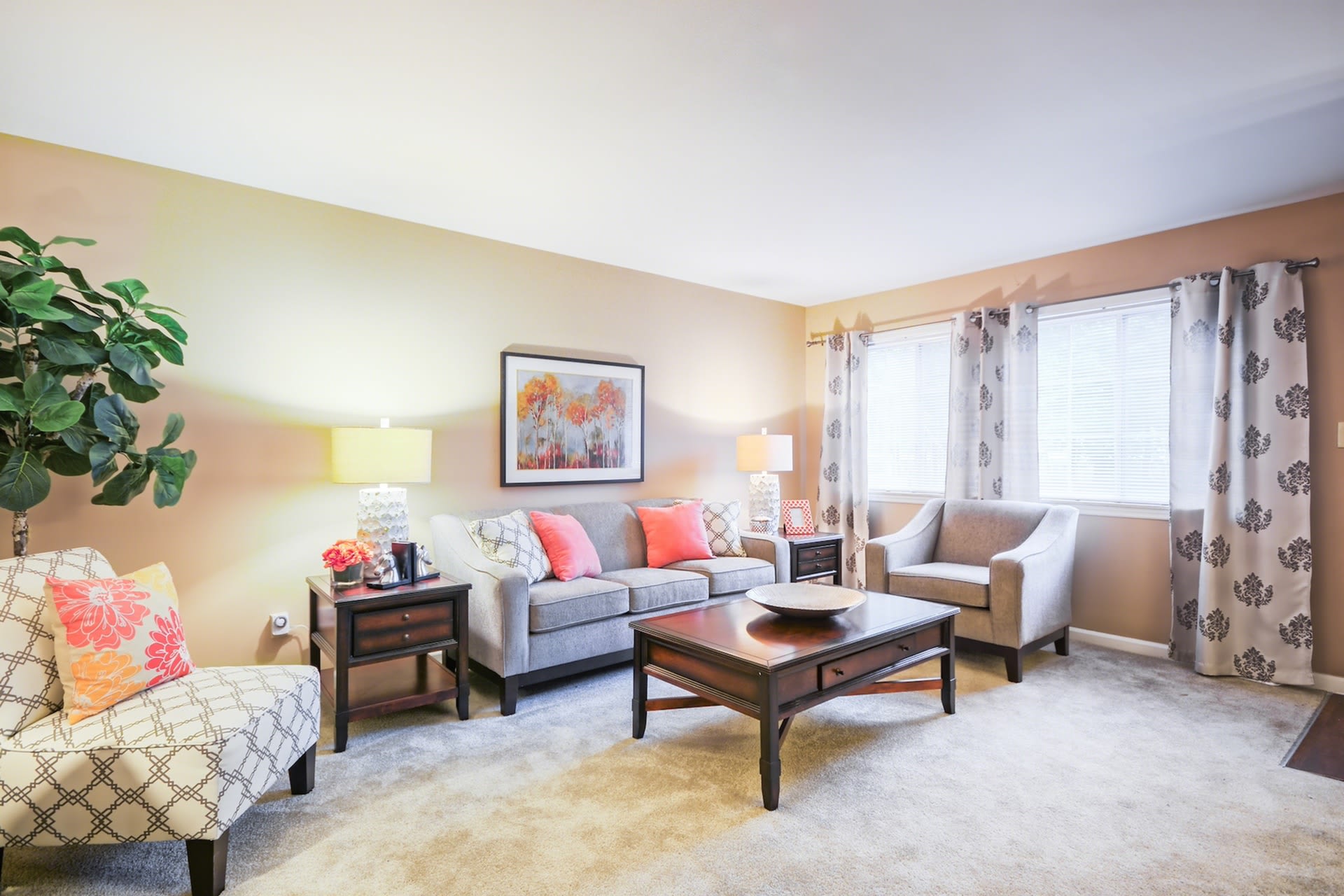 Chateau de Ville Apartments – photo 2