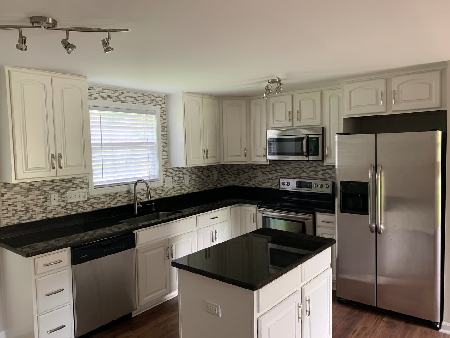 3 Bedroom, 2 Bath Ranch-Style home located in the Farmwood Subdivision! – photo 2