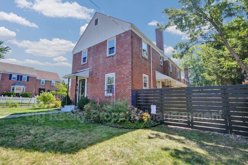 912 Feist Ave – photo 1