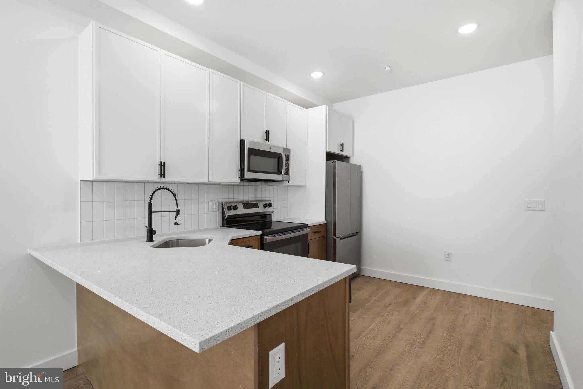 2554 N 12Th Street – photo 1