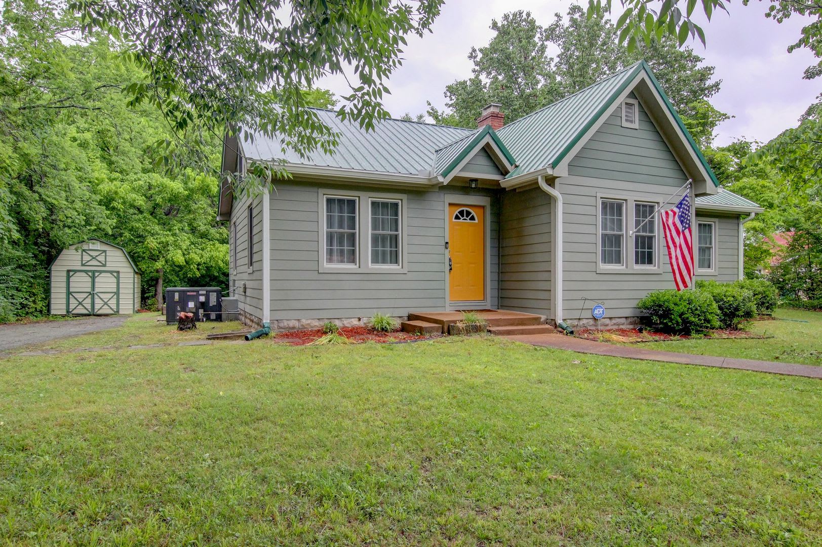 1115 Woodard St (For Rent) – photo 2