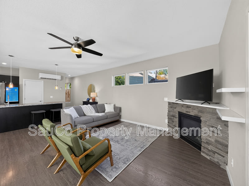 832 Southeast Cedar Street – photo 5