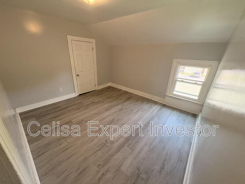 2401 Miner Street(G) – photo 2