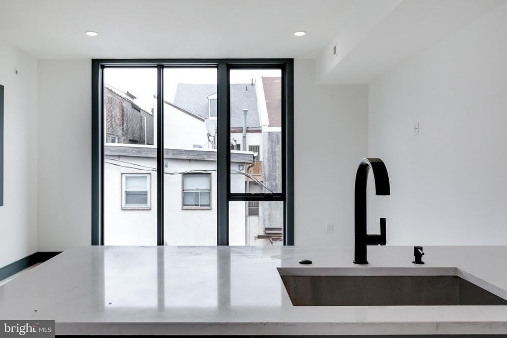 555 N LAWRENCE STREET – photo 5