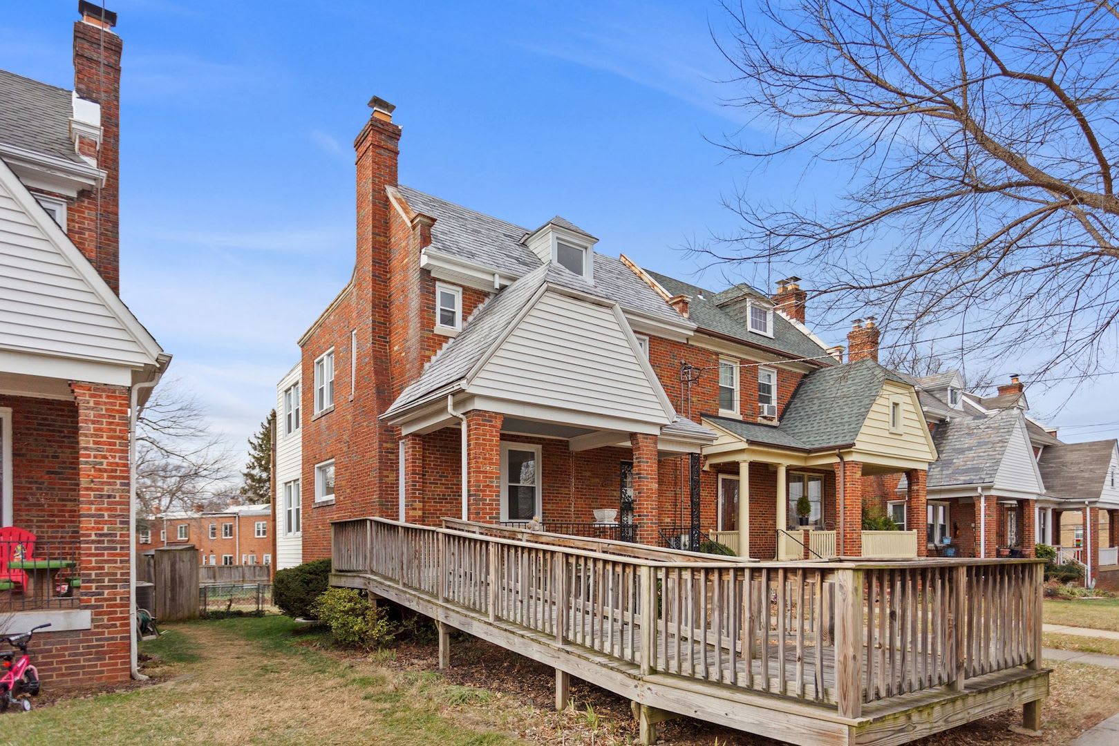 Stunning 3Br 2 5Ba Home In Brookland Available Now – photo 2