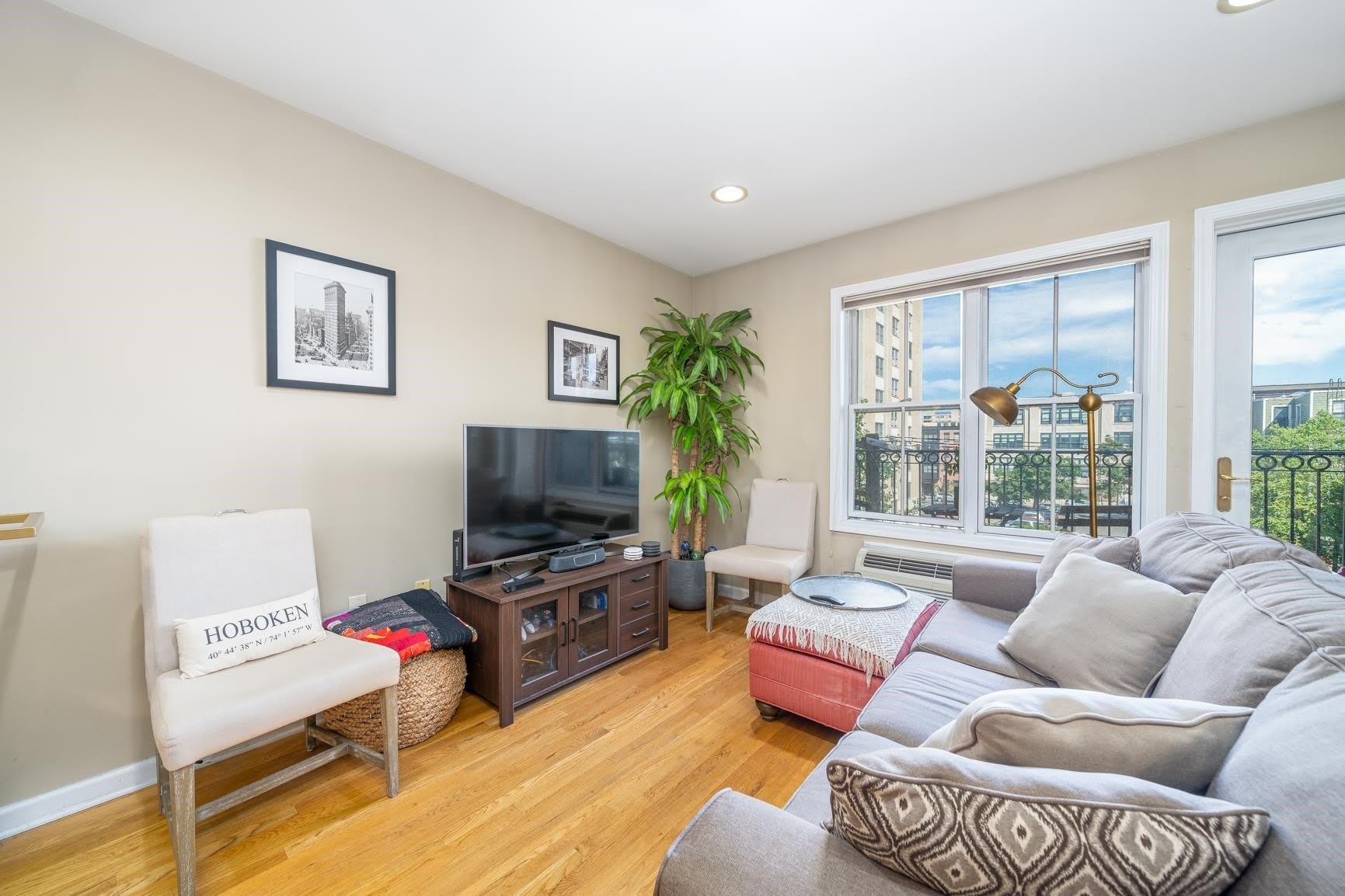 204 JACKSON ST – photo 3