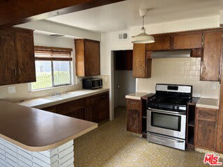 366 East Hillsdale Street – photo 4
