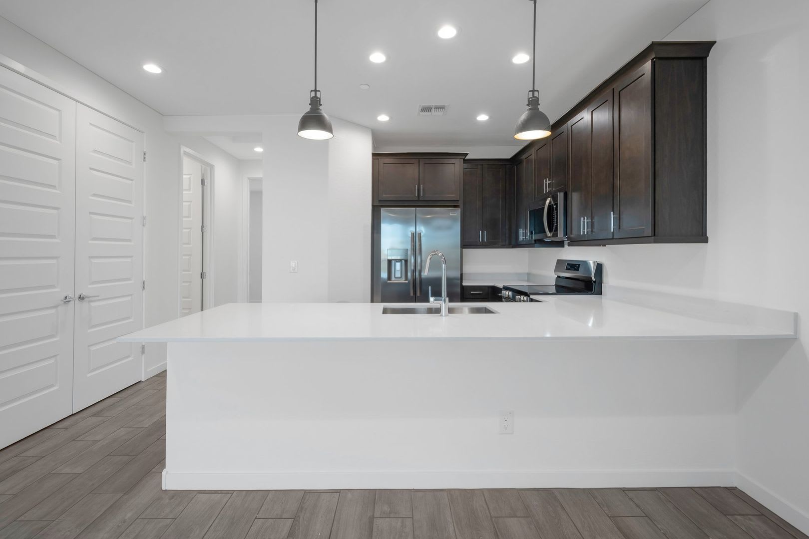 Like New Luxurious Modern 3 Bedroom 2 Bath Townhome in Warner Meadows – photo 1