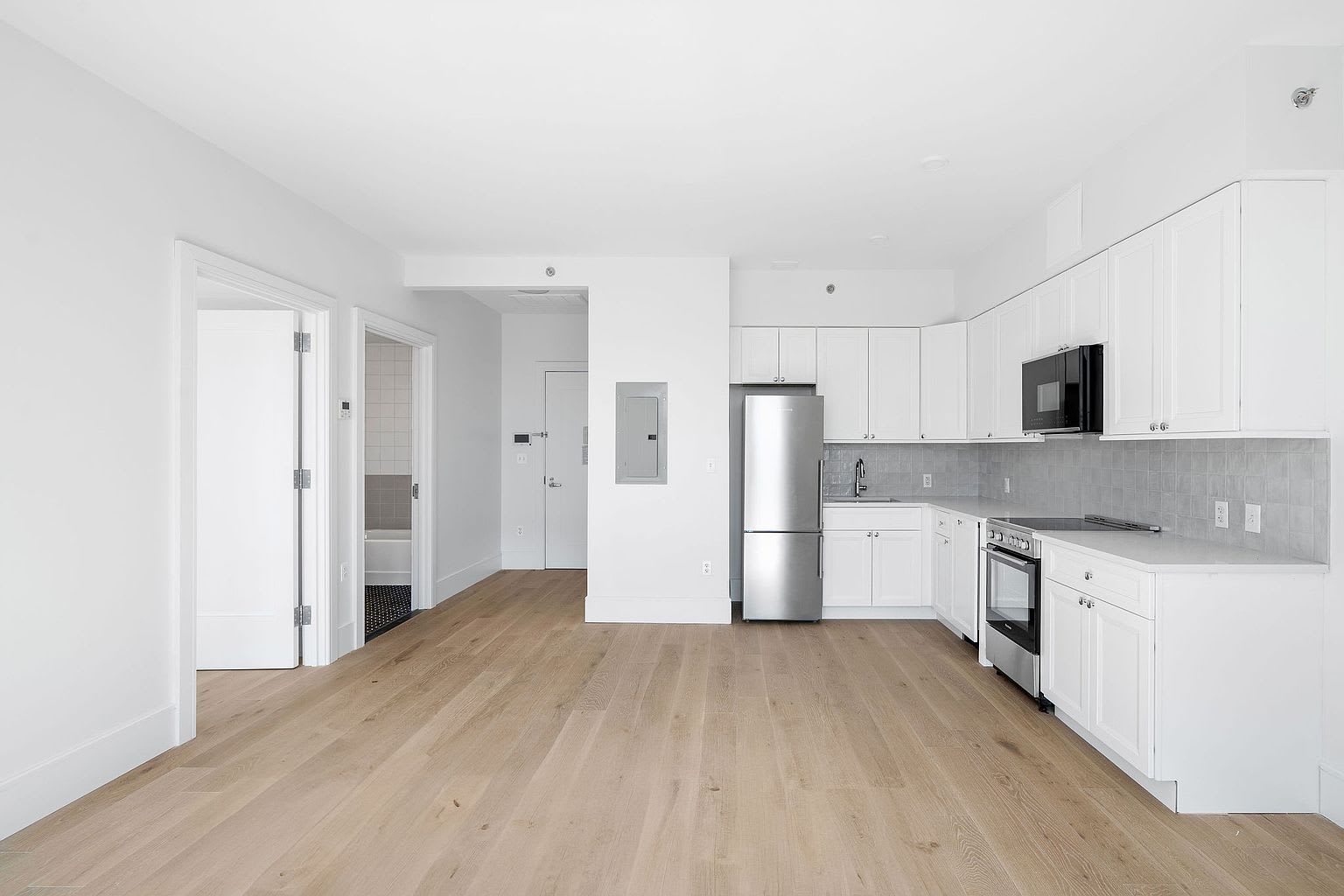 865 Rogers Ave Apt 402 – photo 2