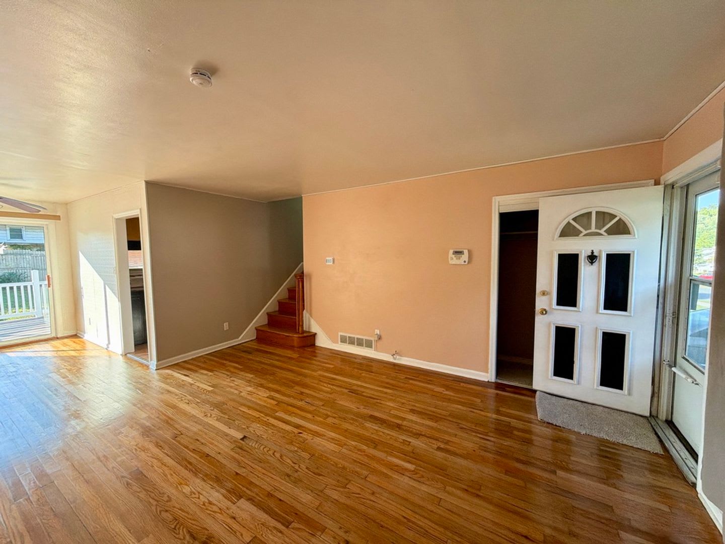 Welcome to 18 Aquilla Ave! – photo 3