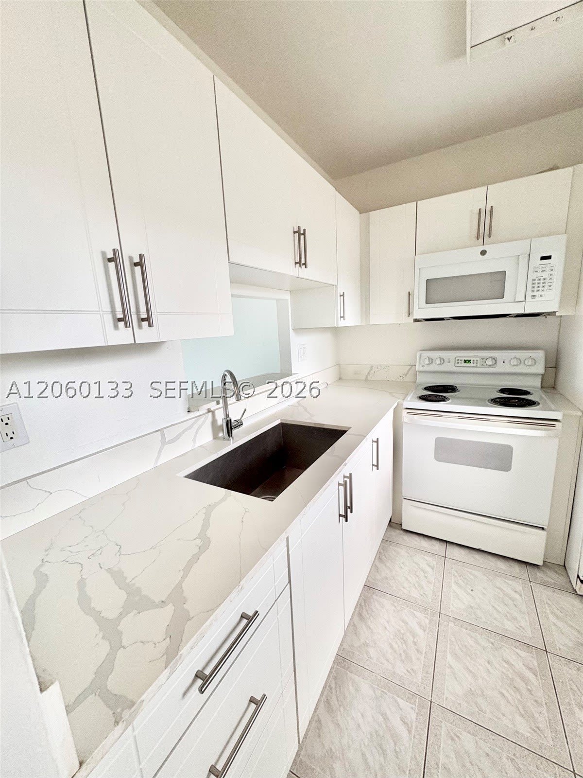 5011 W Oakland Park Blvd – photo 3