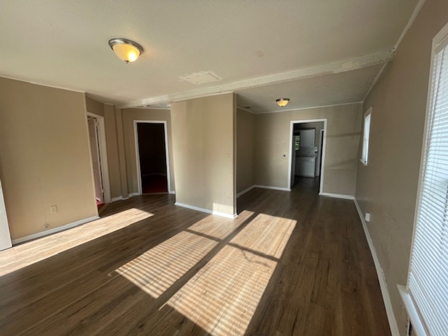 Move In Asap 3 Bedroom 1 2 Off First Months Rent – photo 3