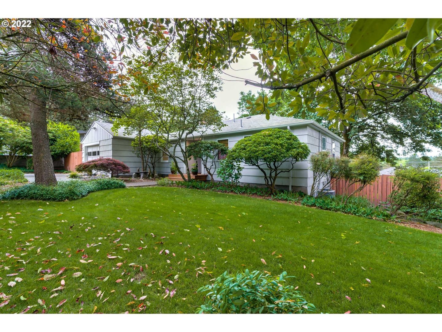Beautiful Bungalow In Sw Portland With Huge Deck And Massive Yard – photo 5