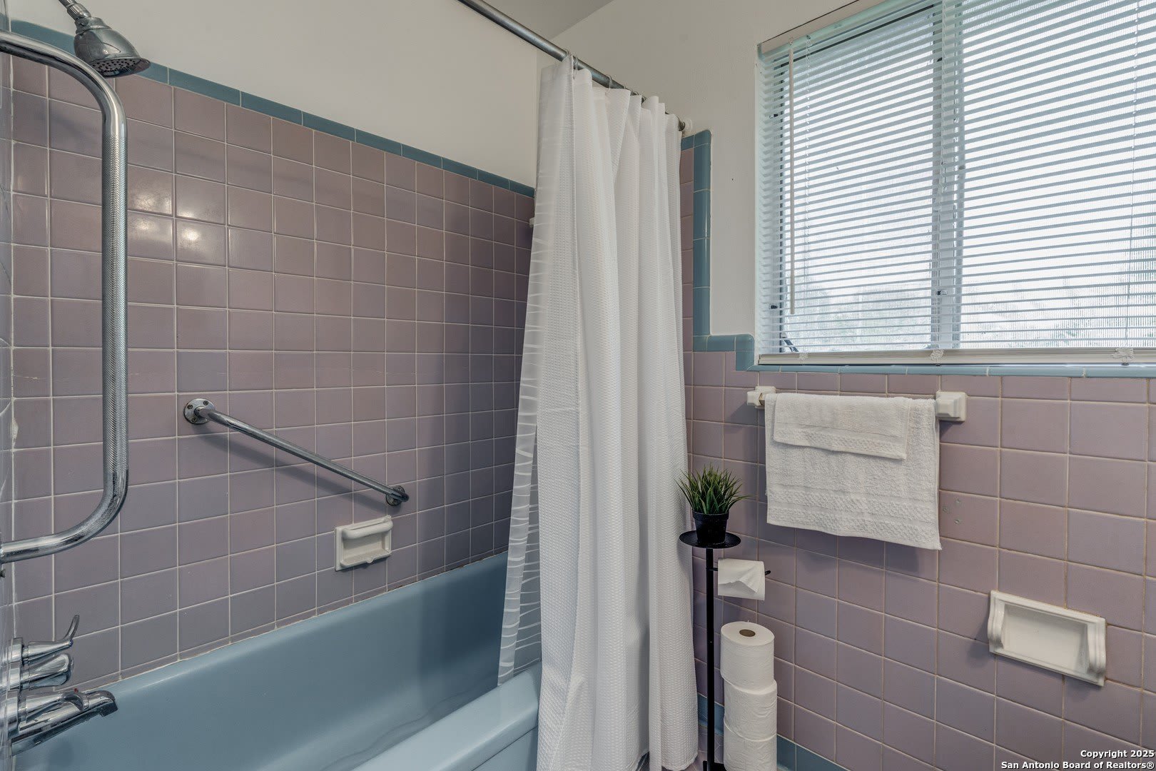 339 Edgebrook – photo 5