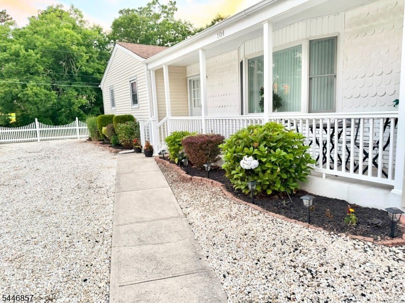 104 Nautilus Dr – photo 3