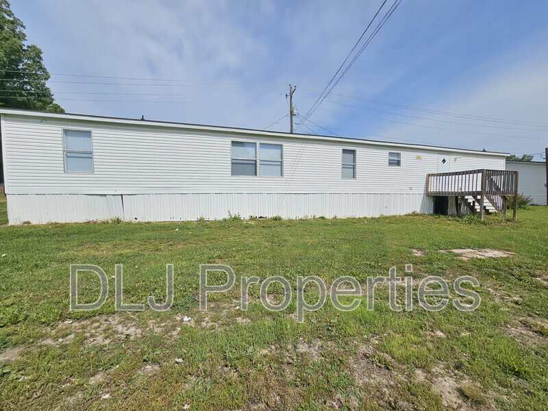 1376 Providence Rd – photo 3