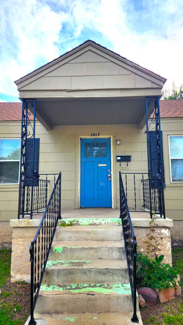 2 Bed 1 Bath Tabor Sub Addn NW OKC by Fairgrounds – photo 3