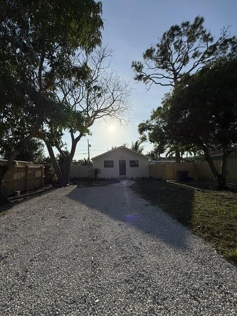409 Perry Avenue – photo 2