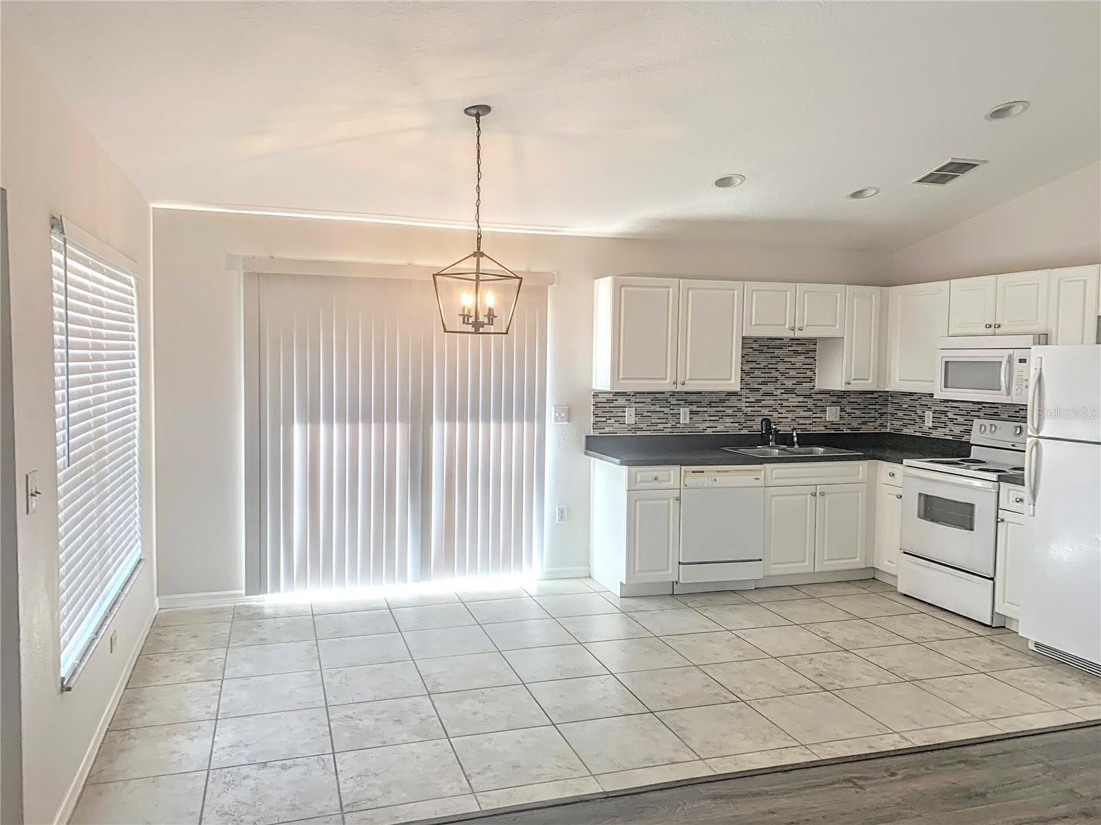 5440 KENSINGTON Street – photo 3