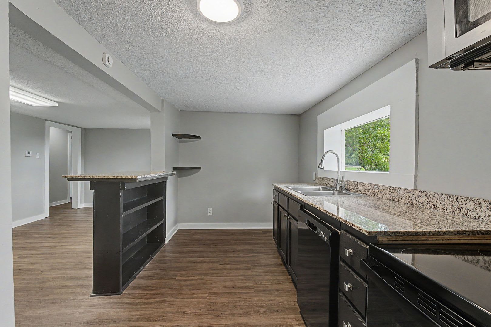 Renovated 4 Bedroom 2 Bath Home for Rent!! – photo 3