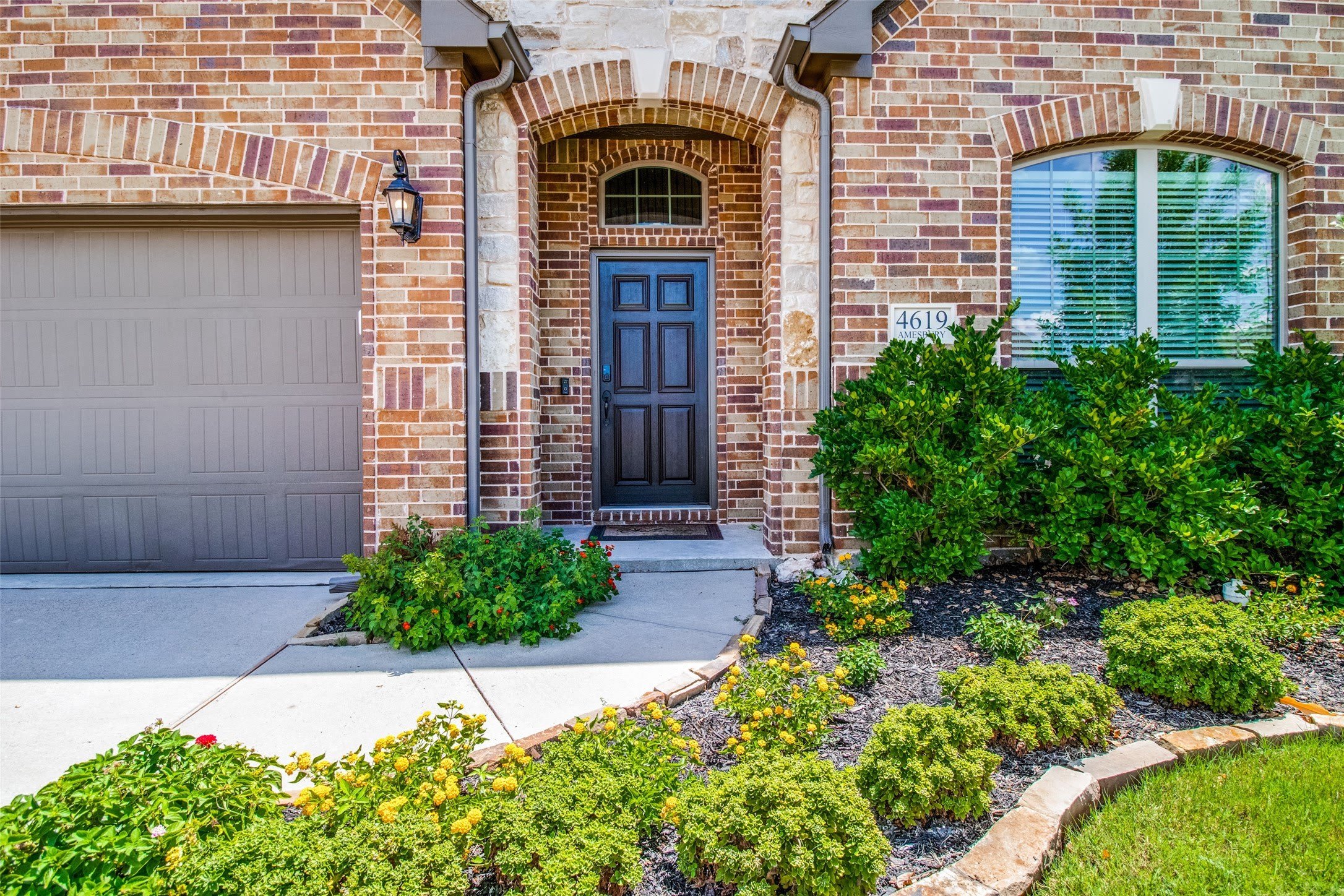 4619 Amesbury – photo 2