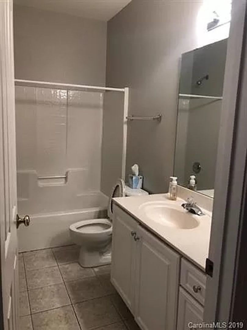 Room in 3 Bedroom Home at Priory Ct – photo 5