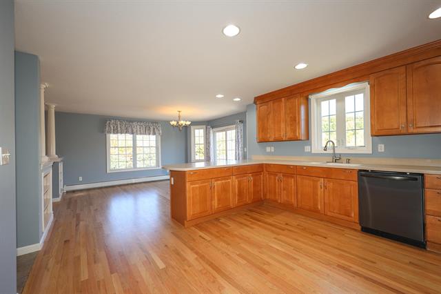 8 Graham Road – photo 4