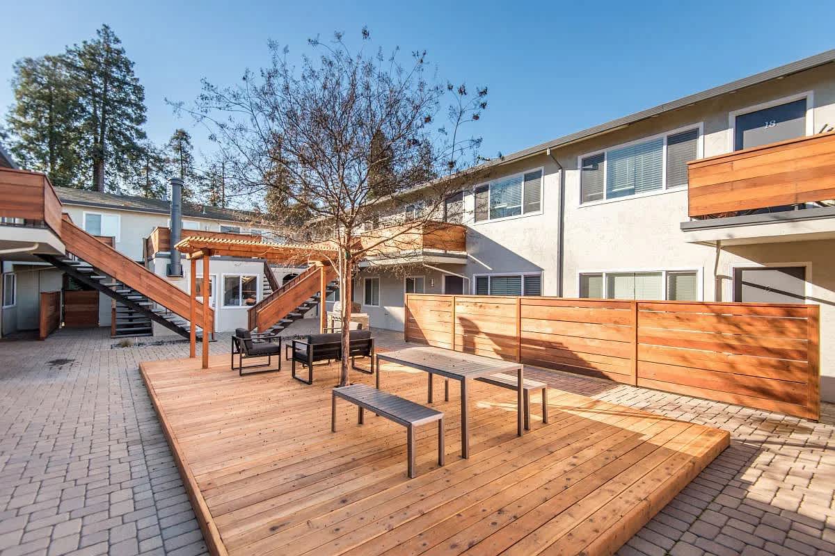 3680 Greenlee Drive – photo 1