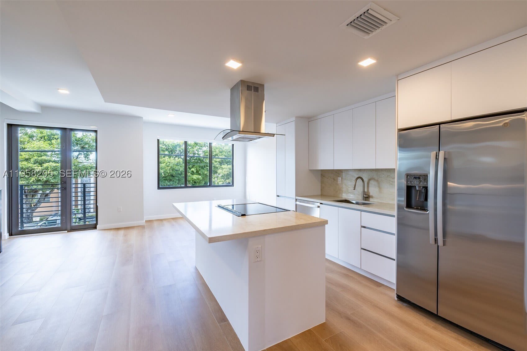 1376 Sw 4Th St – photo 2