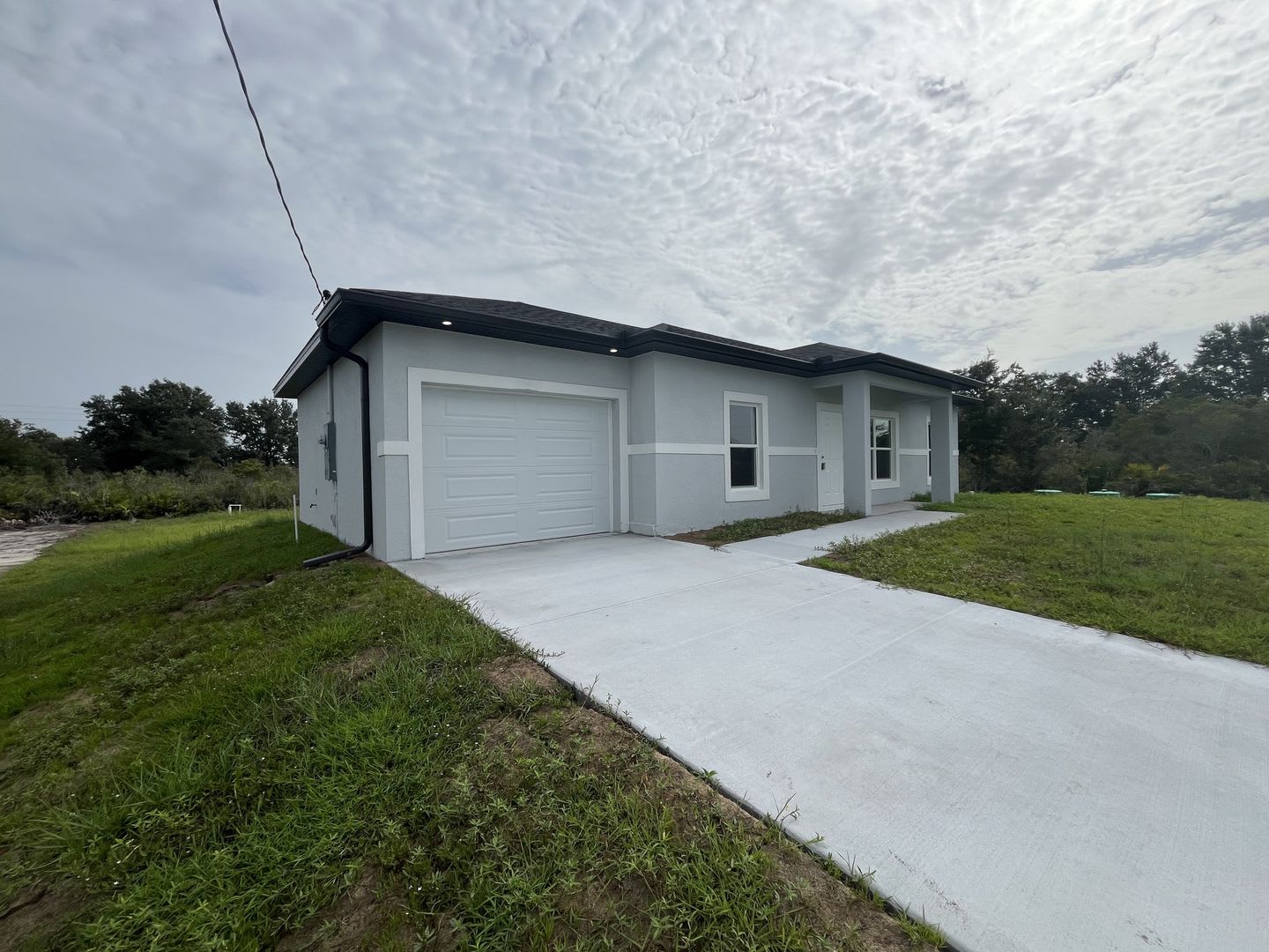 NEW CONSTRUCTION- Modern Home 3 Bed / 2 Bath with Garage! – photo 2