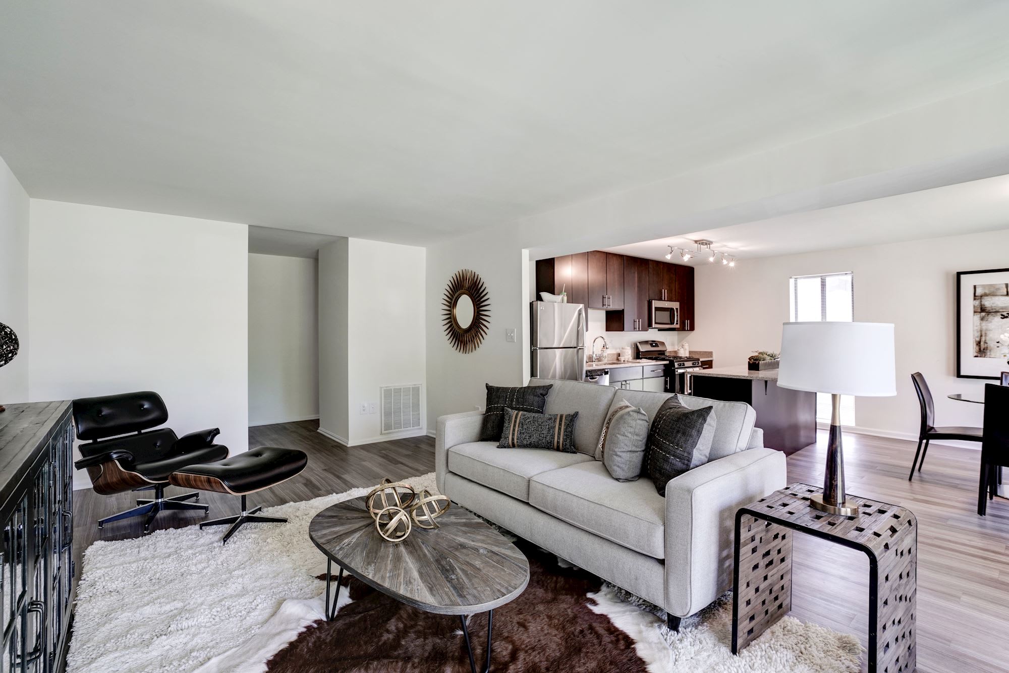 Charter Oak Apartments – photo 2