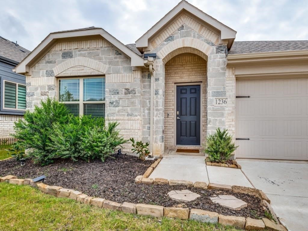 1236 Rosebush Road – photo 2