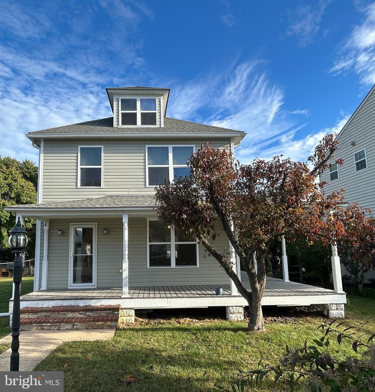 2605 MAPLE Avenue – photo 1