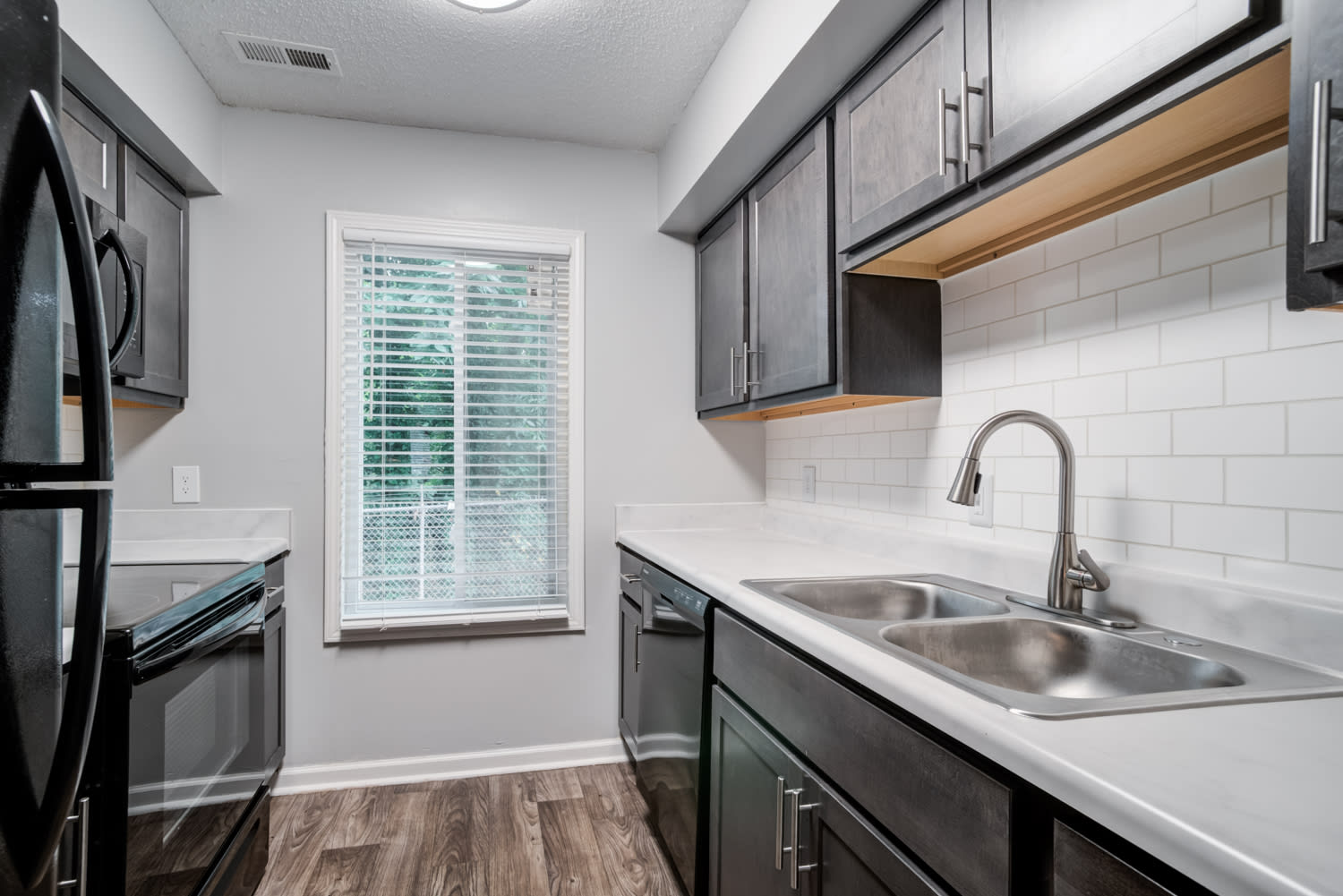 The Bluffs Apartment Homes – photo 3