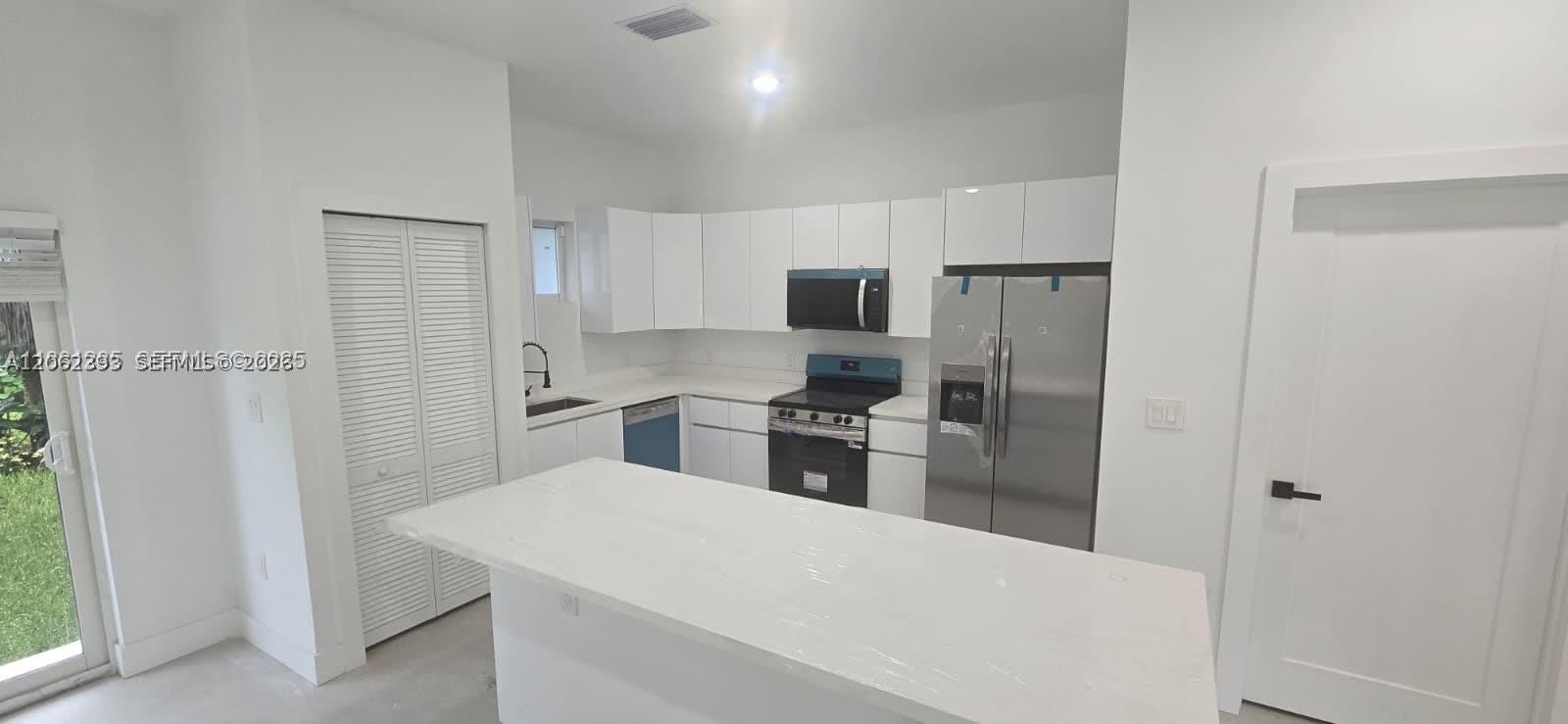 141 NW 11th St – photo 2