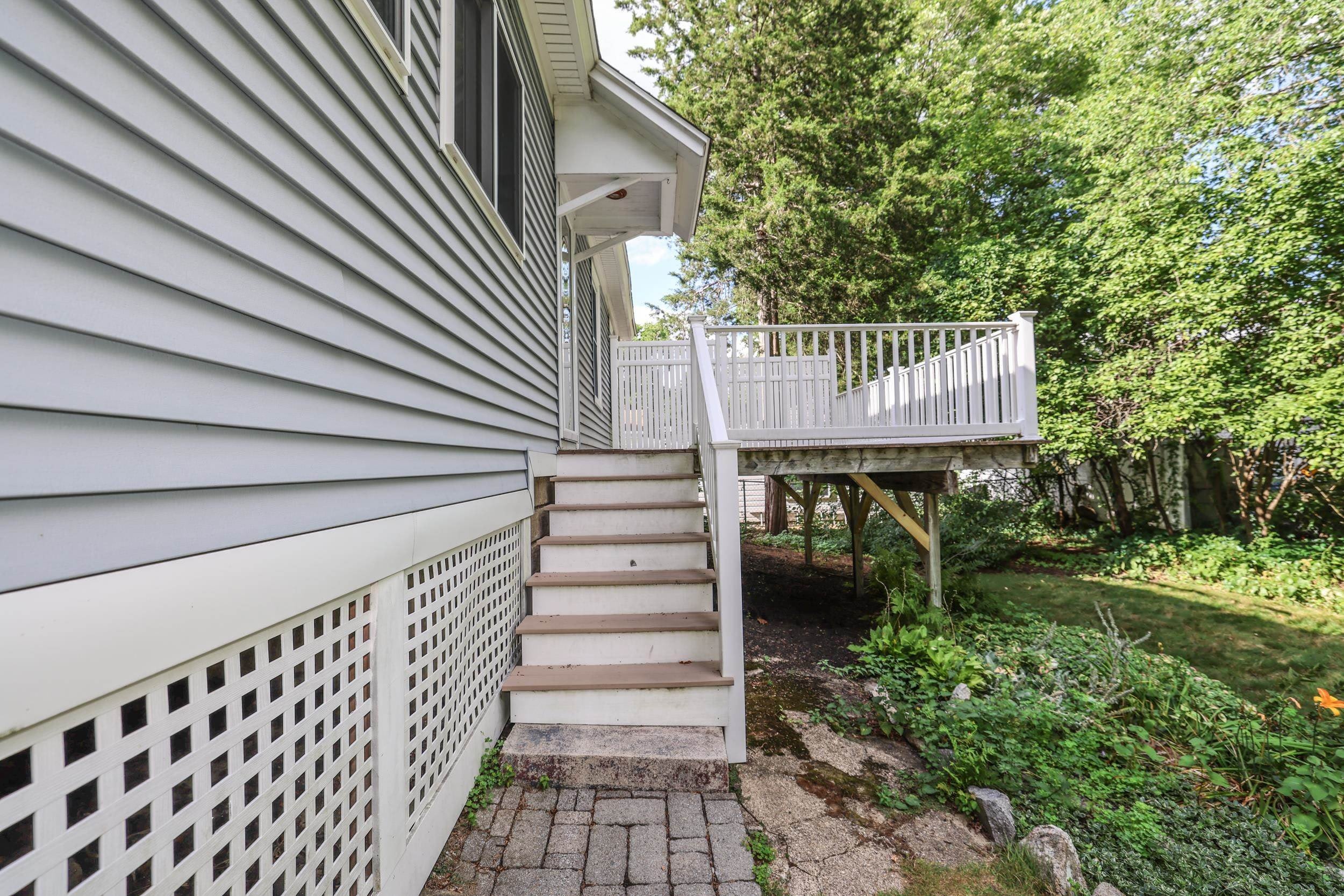 749 Maple Street – photo 4