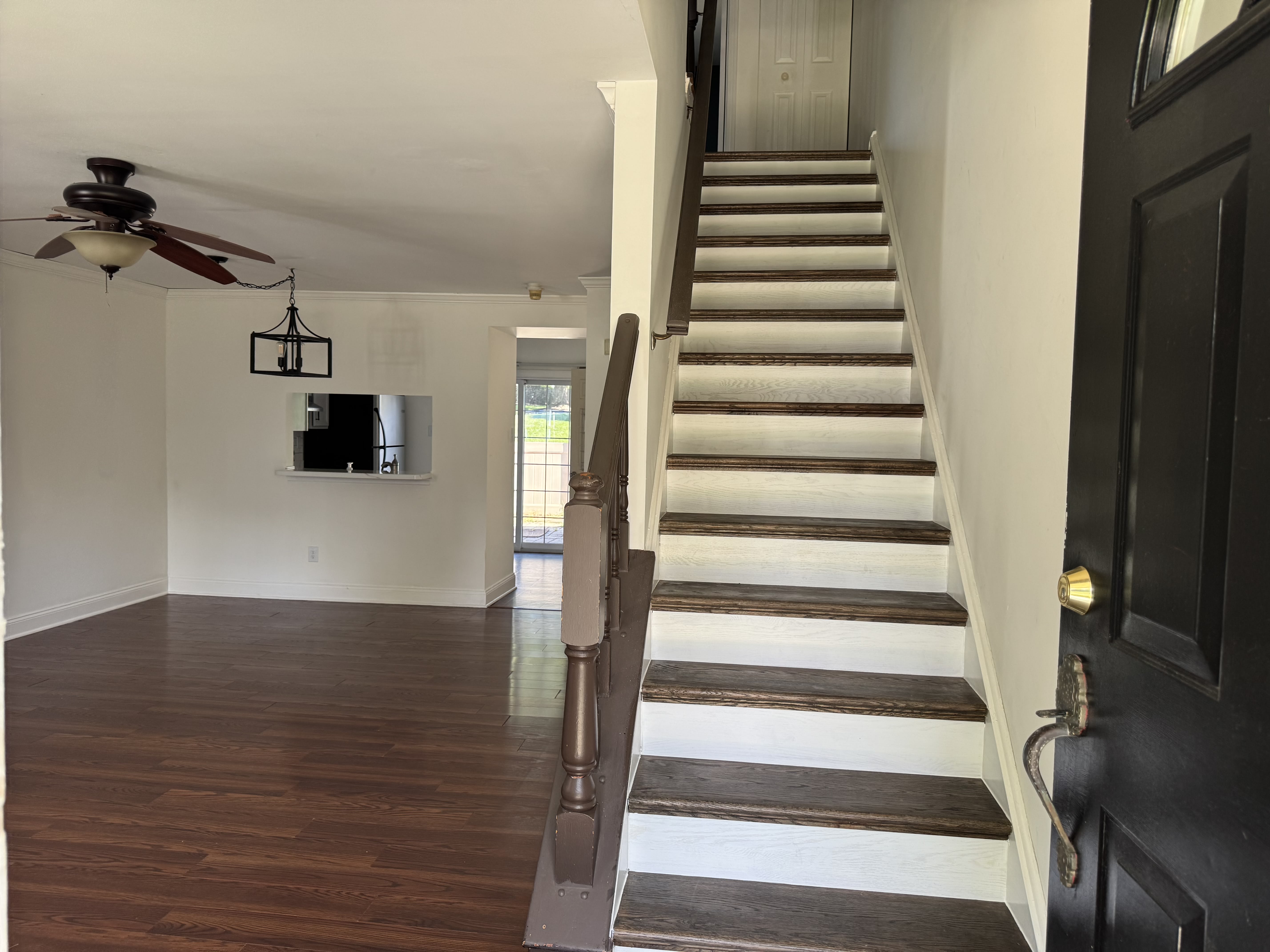 3 Eaton Court – photo 2