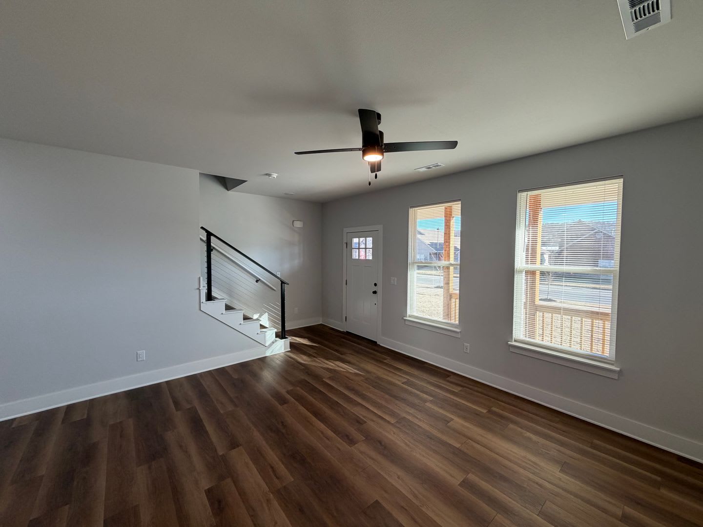 1043 Laramie – photo 2