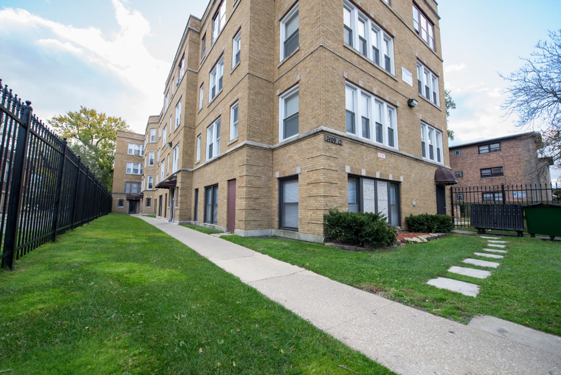 7409 S Yates Blvd – photo 5