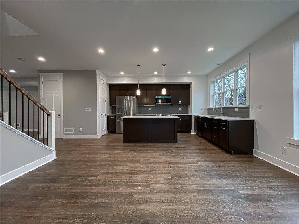 1827 Chessland Street – photo 3