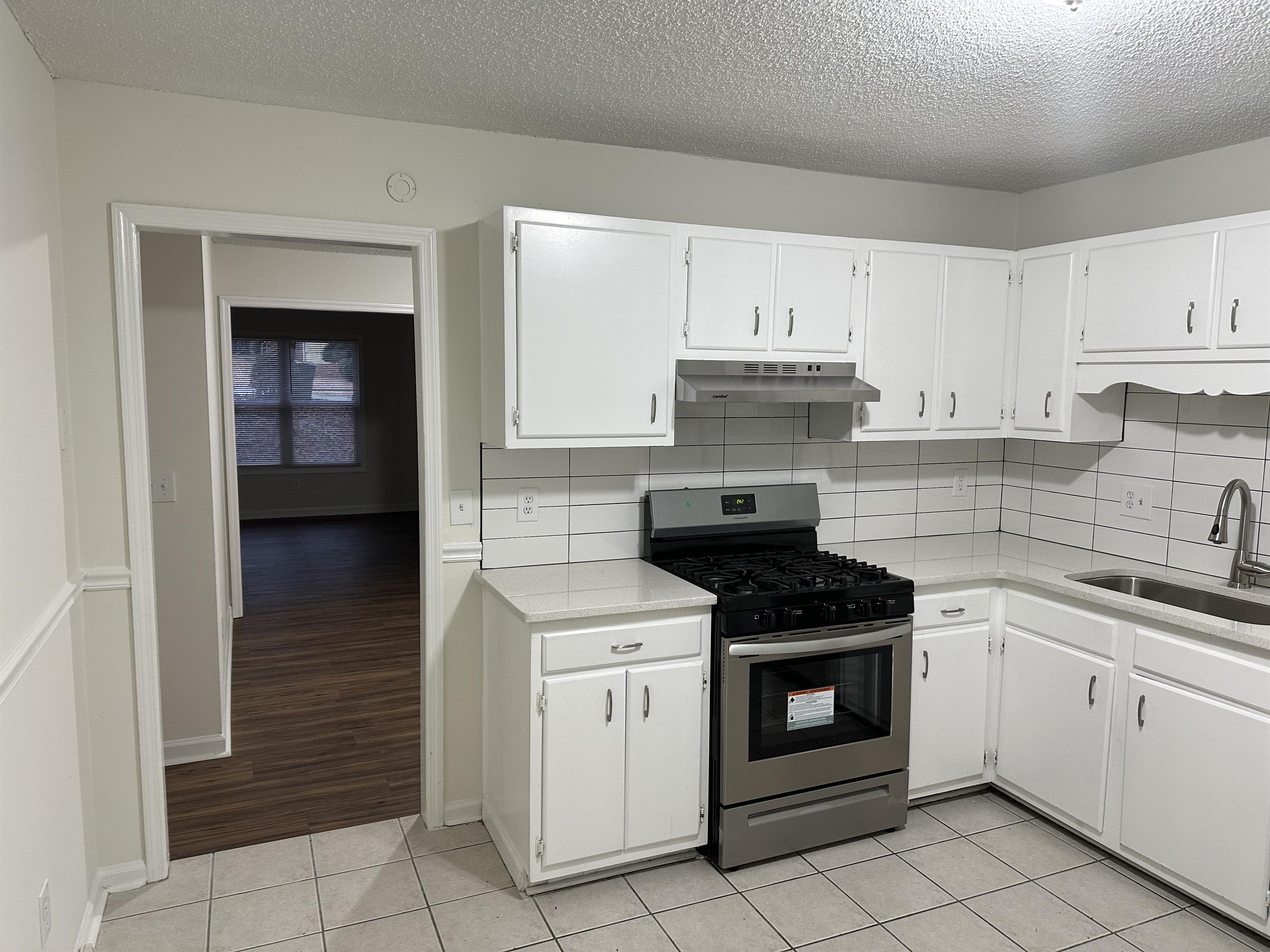 4106 Hawthorne Circle – photo 4