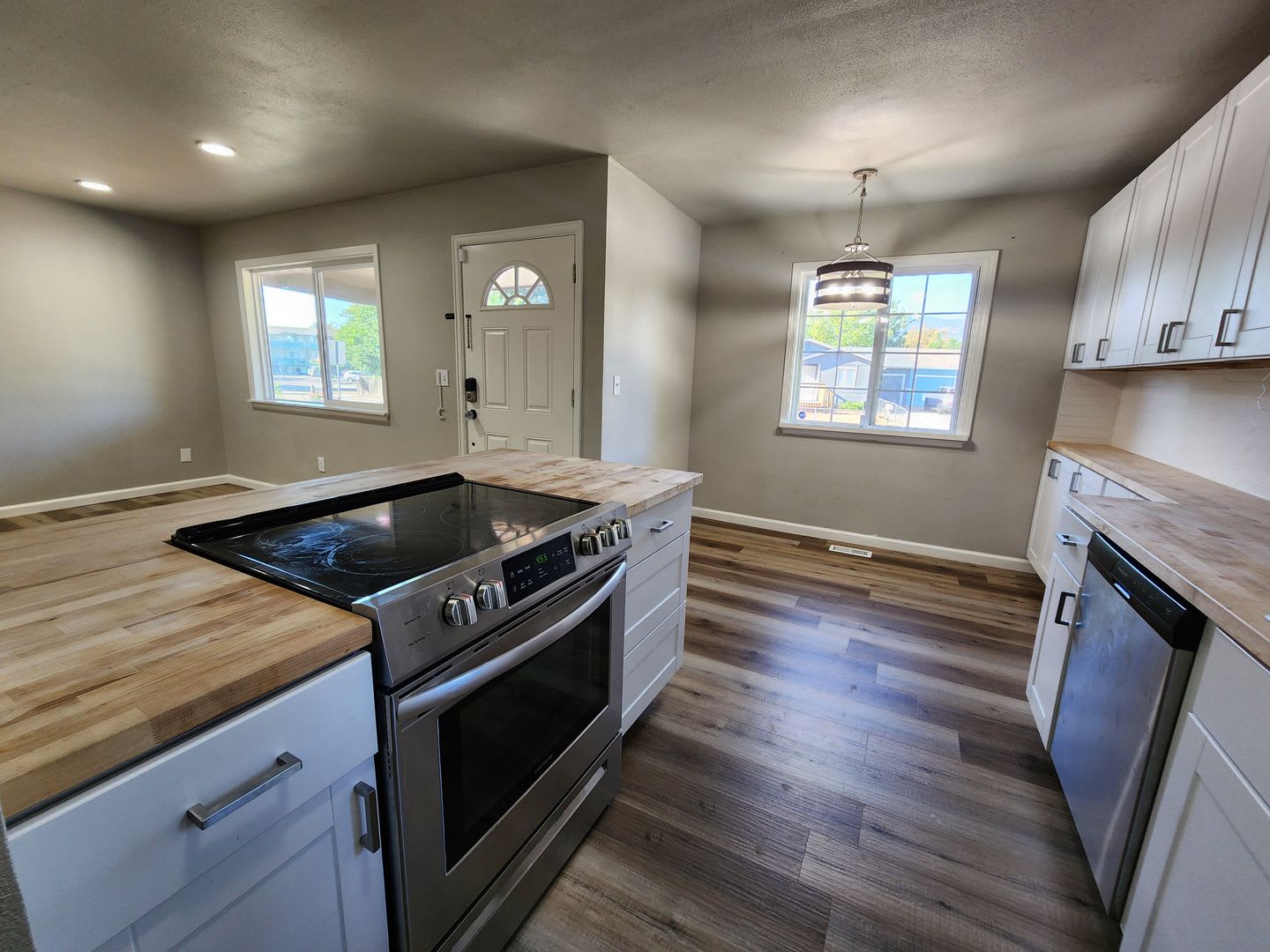 Duplex Located near Fort Carson!! – photo 3