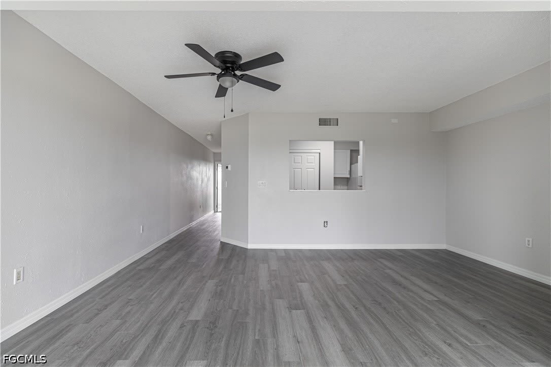 7410 Lake Breeze Drive – photo 4