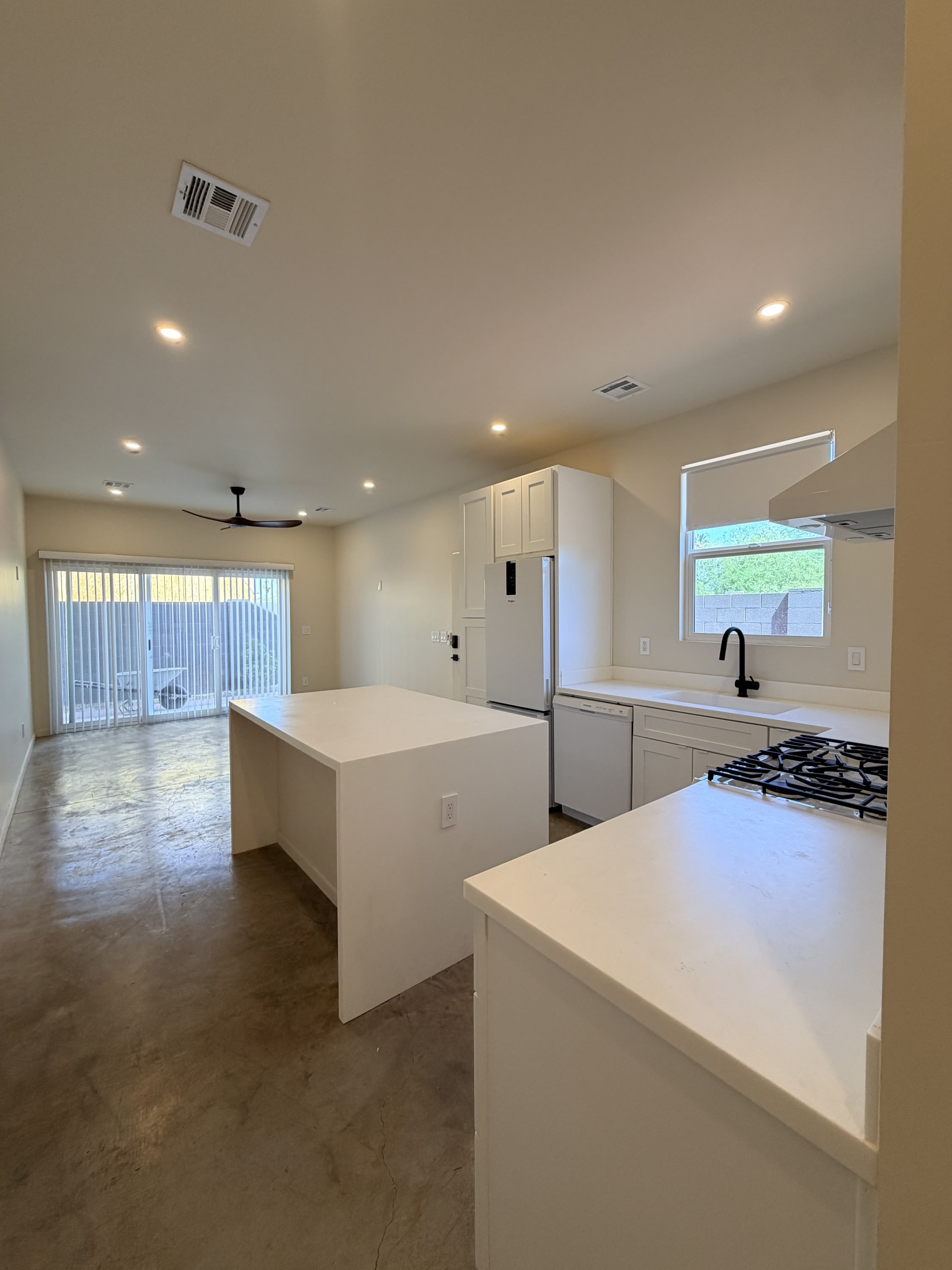 1122 East McKinley Street – photo 1