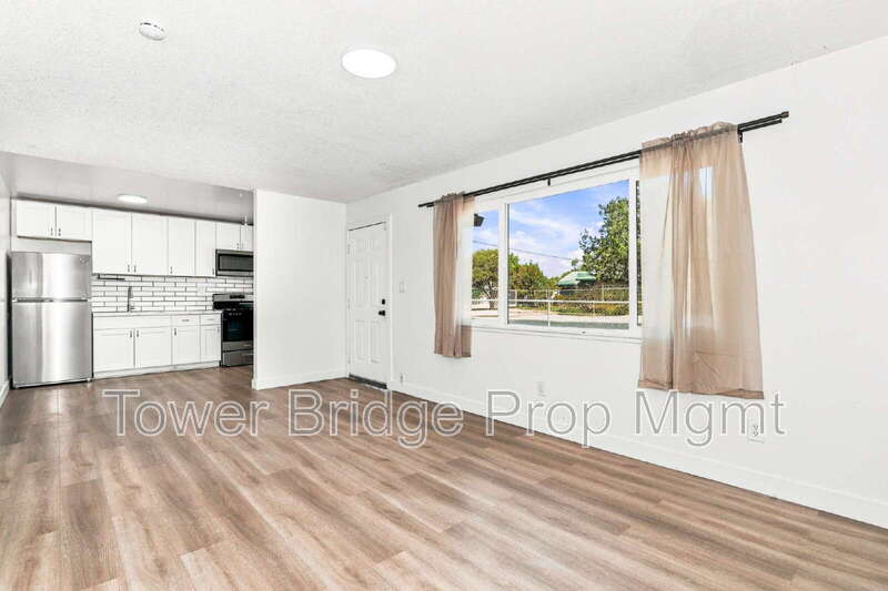 1718 Grand Ave – photo 4
