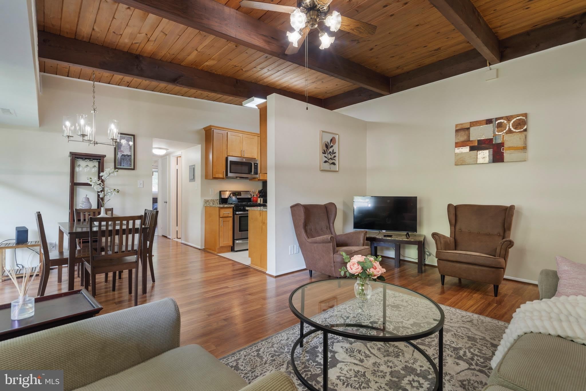 4907 AMERICANA Drive – photo 2