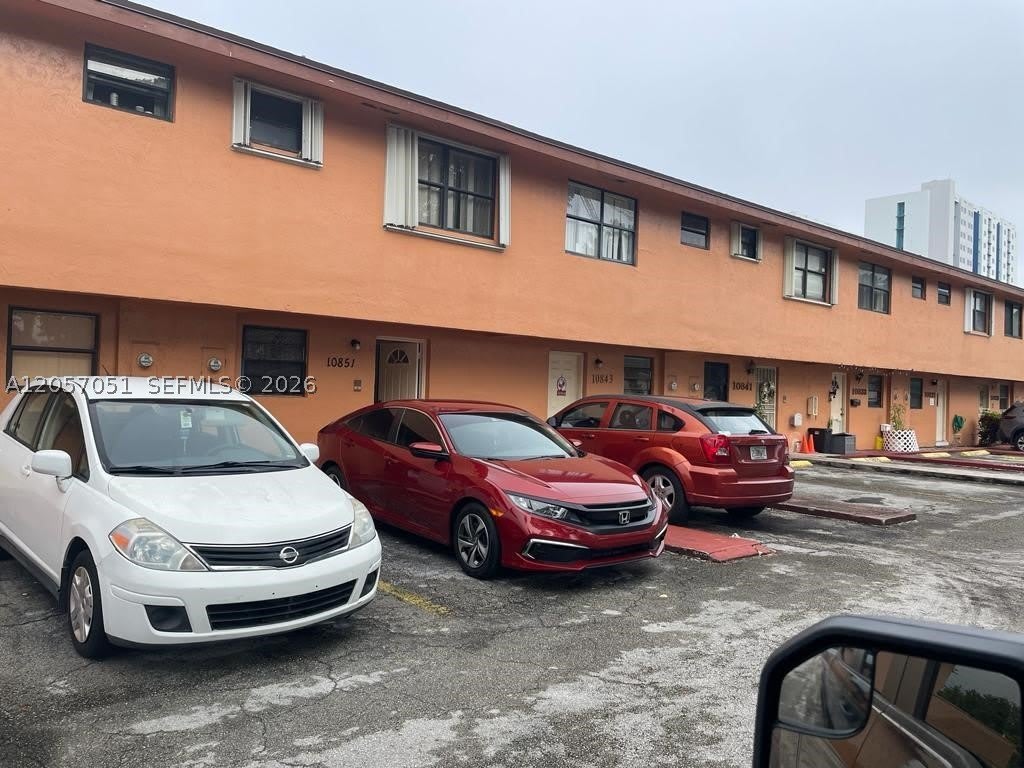 10851 SW 6th St – photo 1
