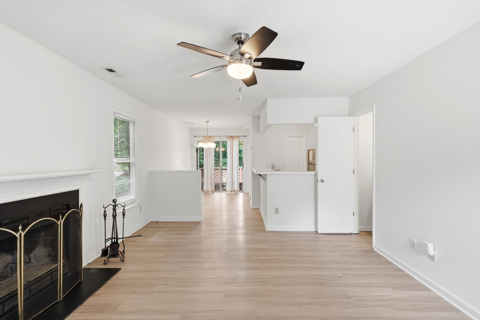 Spacious 2-Bedroom, 2.5-Bath in Oakhurst – photo 5