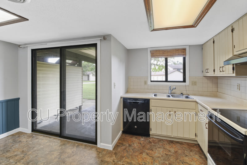1203 Dean Drive – photo 2